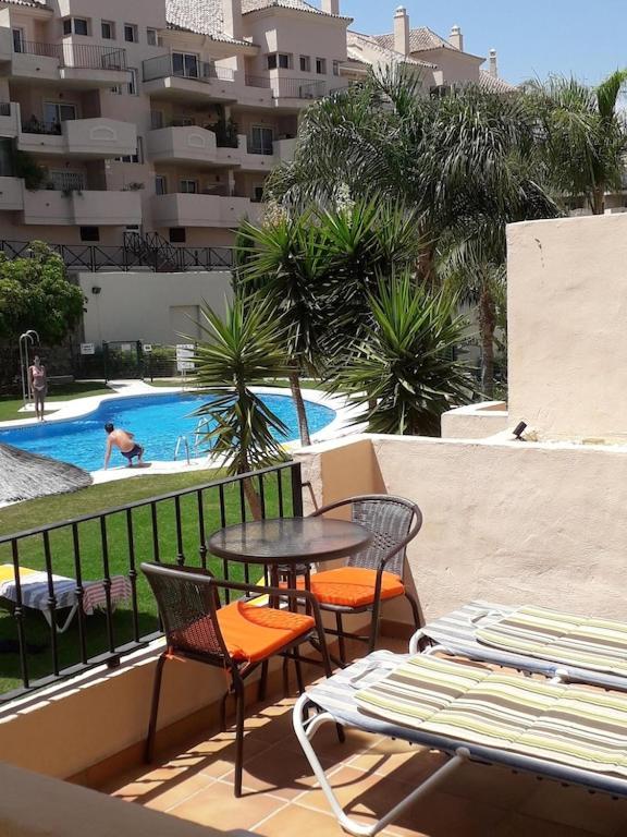 Duquesa Fairways, A Spacious Apartment With Fabulous Views And Facilities Manilva Exteriör bild