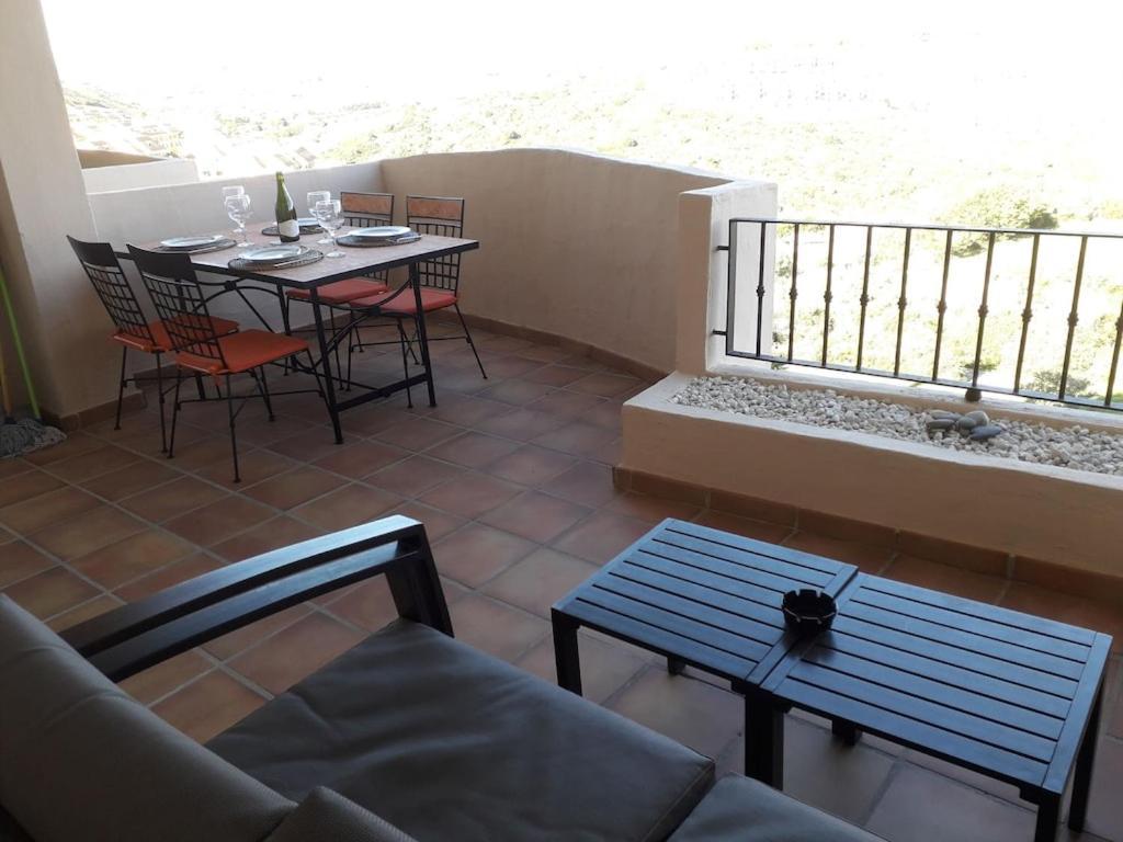 Duquesa Fairways, A Spacious Apartment With Fabulous Views And Facilities Manilva Exteriör bild