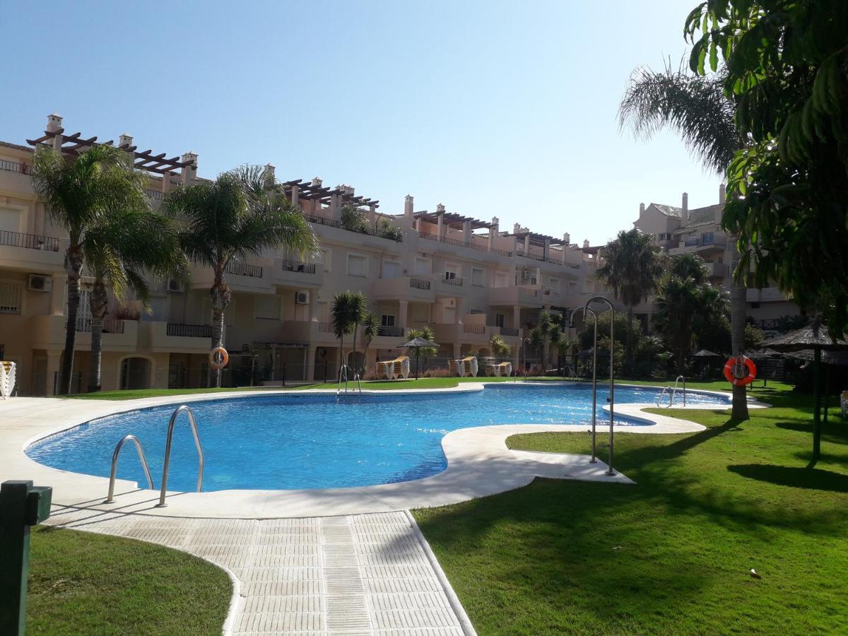 Duquesa Fairways, A Spacious Apartment With Fabulous Views And Facilities Manilva Exteriör bild