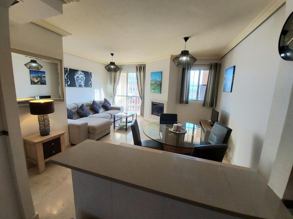 Duquesa Fairways, A Spacious Apartment With Fabulous Views And Facilities Manilva Exteriör bild