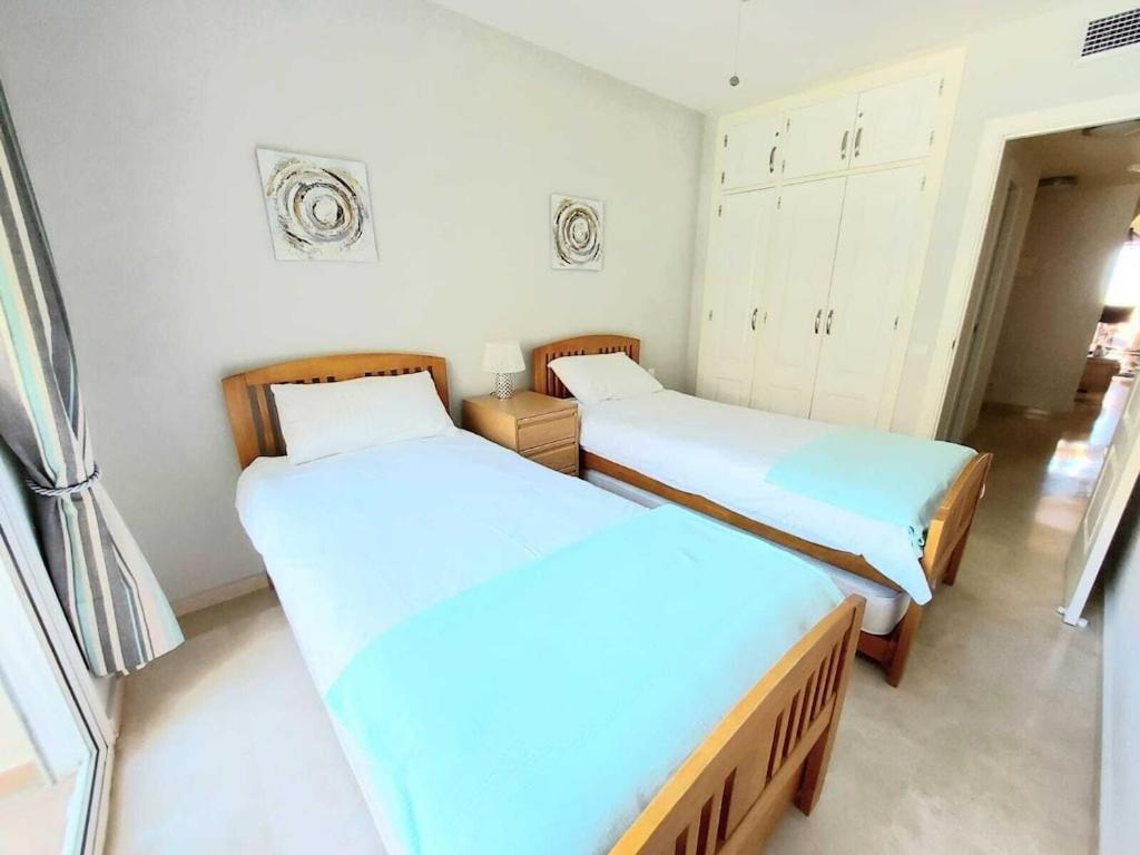 Duquesa Fairways, A Spacious Apartment With Fabulous Views And Facilities Manilva Exteriör bild